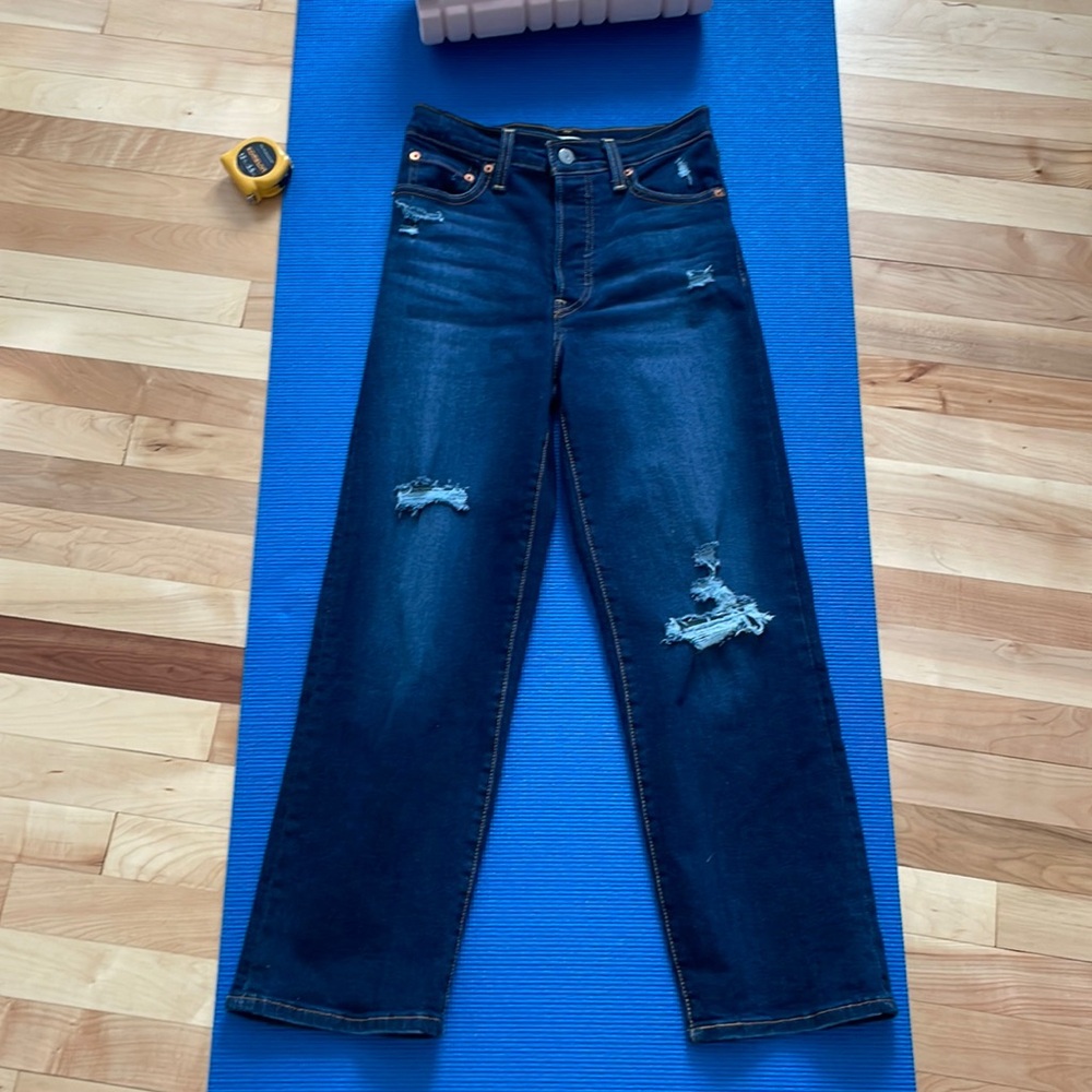 Levi’s Ribcage straight ankle jeans